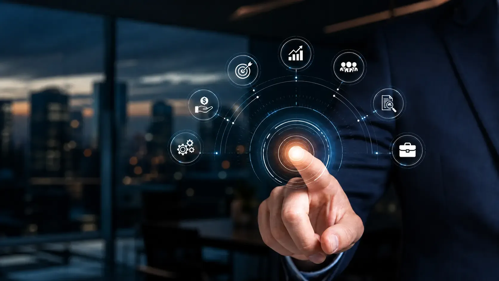 Venture builder: los frentes que revisa dentro de una empresa que ya factura Directivo activando un panel con los frentes que revisa un venture builder: crecimiento, ventas, finanzas, equipo y procesos